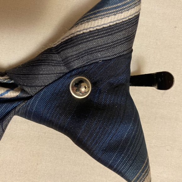 Men’s clip tie Like new 17 and a half inches long - Picture 6 of 8